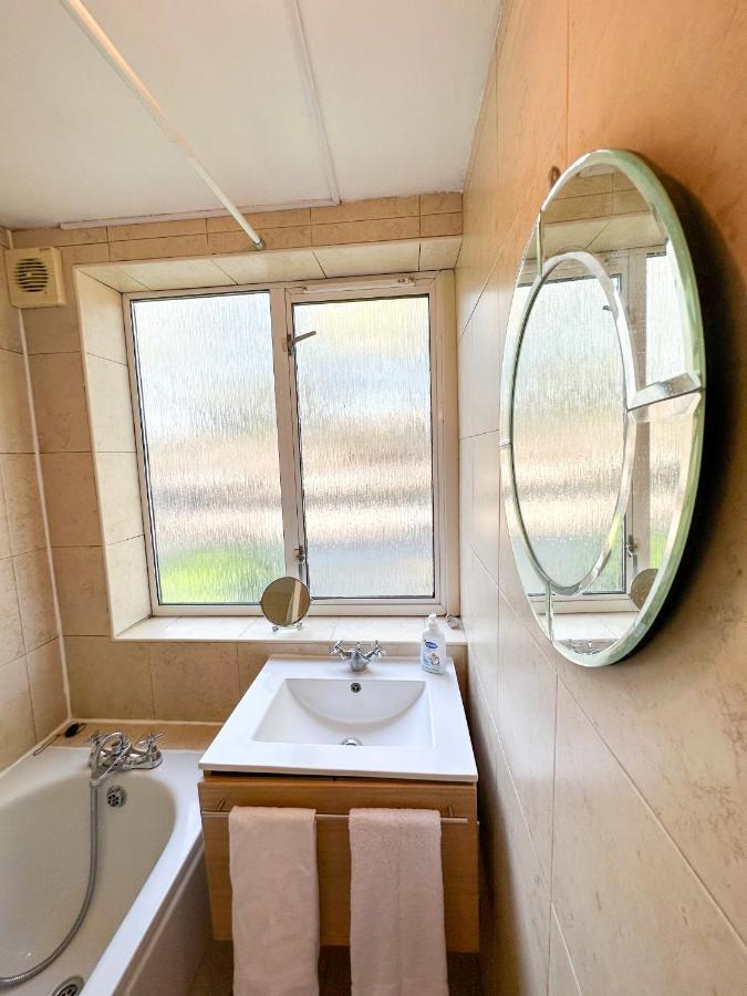 36 O'Leary Square Apartment London Bagian luar foto